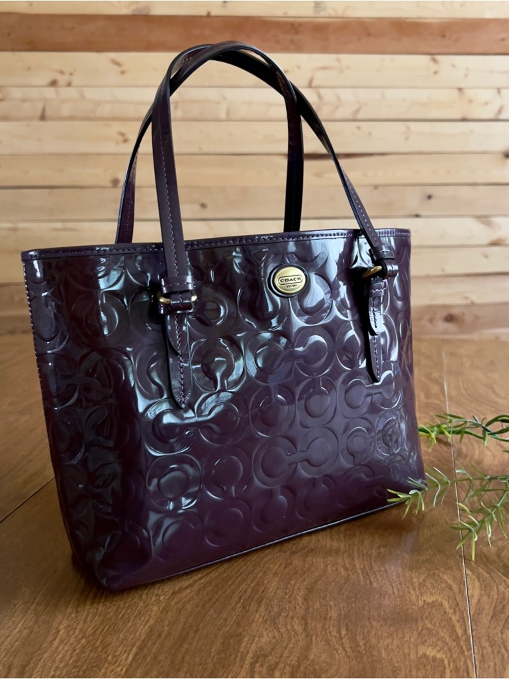 COACH Violet Peyton OP Art Embossed Patent Leather Brass Hardware Small tote Bag - Picture 2 of 13